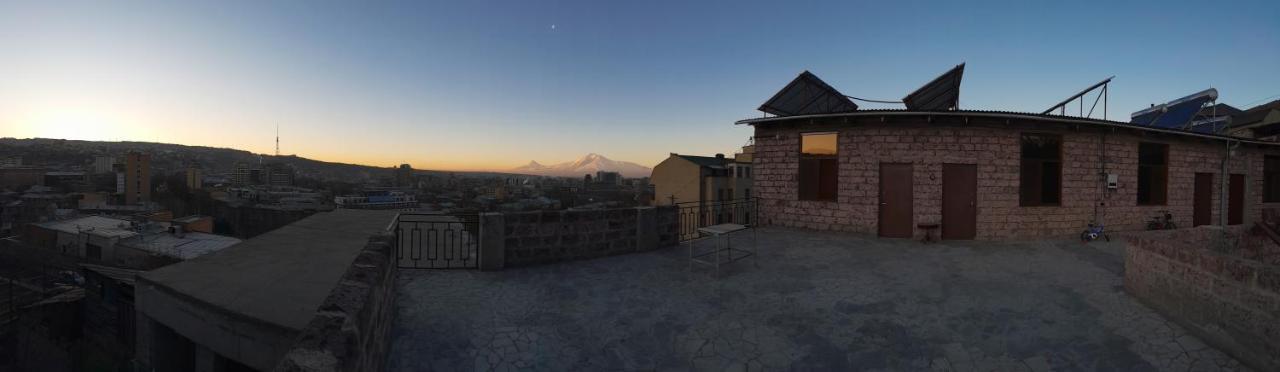 Art Guest House In Kaskad Ереван Экстерьер фото